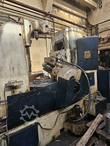Zahnrad-Abwälzfräsmaschine STANKOIMPORT 5K328A