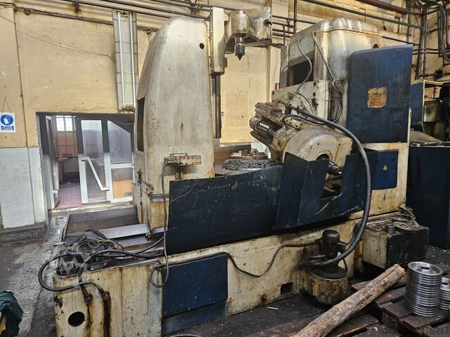 Zahnrad-Abwälzfräsmaschine STANKOIMPORT 5K328A
