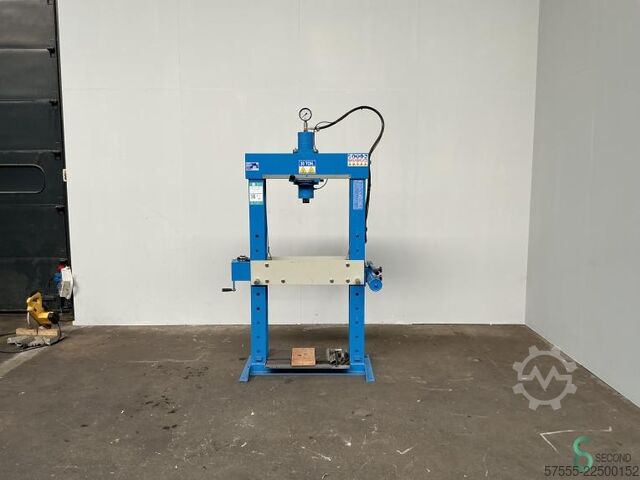 Hydraulic presses  OMCN P-30 ton /SA021 2023 OMCN 
