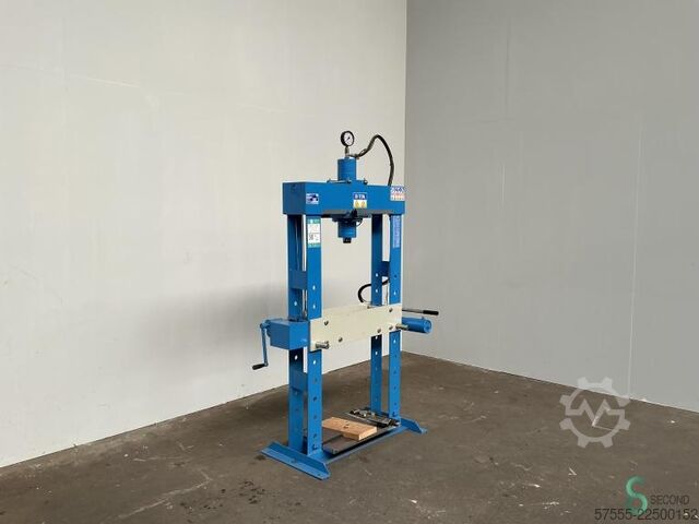 Hydraulic presses  OMCN P-30 ton /SA021 2023 OMCN 