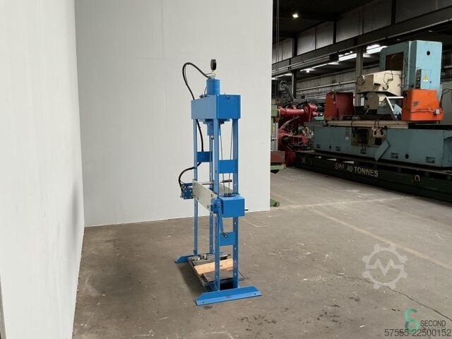 Hydraulic presses  OMCN P-30 ton /SA021 2023 OMCN 