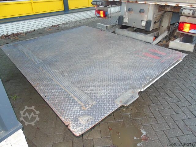 Box body Scania P 310 + EURO 5 + LIFT + 19T
