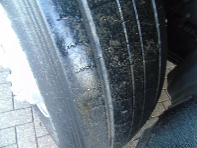 Box body Scania P 310 + EURO 5 + LIFT + 19T