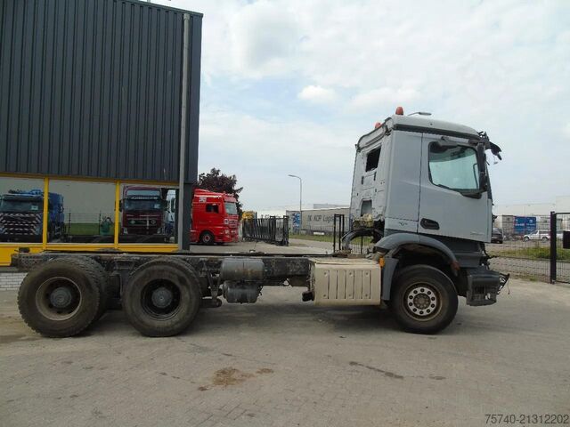 Chassis cab Mercedes-Benz Arocs 2640 + 6x4 + functional / engine good + E...