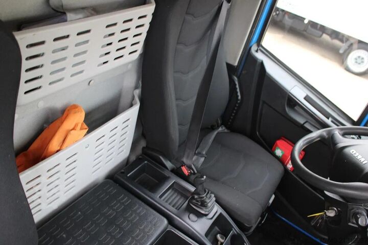 Box body Iveco Eurocargo 120E21 + LIFT + EURO 6 + 2 PIECES IN ...