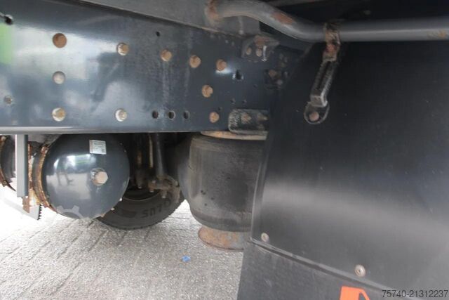 Box body Iveco Eurocargo 120E21 + LIFT + EURO 6 + 2 PIECES IN ...