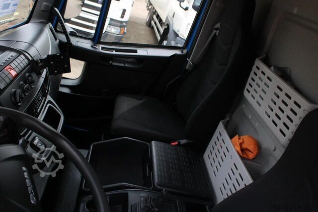 Box body Iveco Eurocargo 120E21 + LIFT + EURO 6 + 2 PIECES IN ...