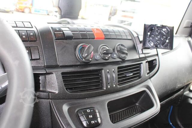 Box body Iveco Eurocargo 120E21 + LIFT + EURO 6 + 2 PIECES IN ...