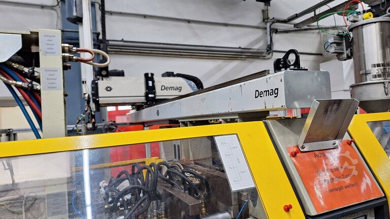 Spritzgiessmaschinen DEMAG 150-610. System NC4