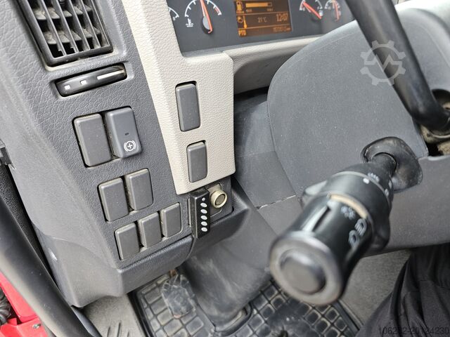 Garbage truck Volvo FL240 mit NTM 12cub K-2KMAXI 7.9+4.1 EUR