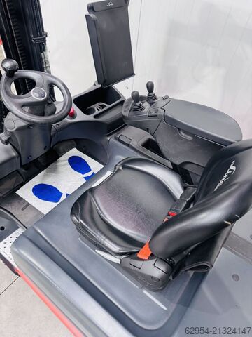 Elektro 4 Rad-Stapler Linde E 25 L-01 Triplex Batterie Bj.19