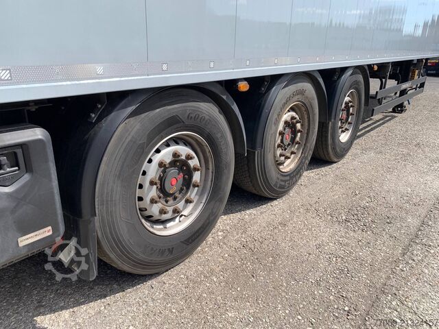 Auflieger mit Walkingfloor SCHWARZMÜLLER STAHLBODEN / STEEL-FLOOR  (4X)