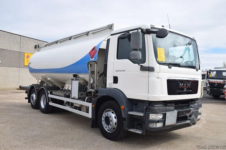 Tanker truck MAN TGM 26.340