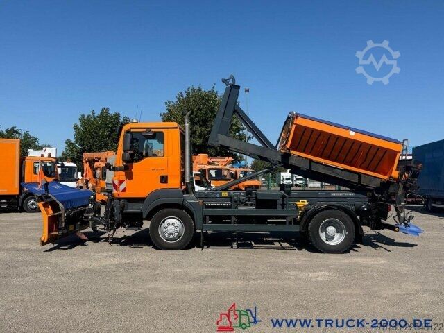 Special purpose truck MAN TGM 15.250 4x4 Winterdienst Streuer & Schild