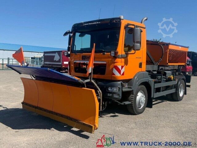 Special purpose truck MAN TGM 15.250 4x4 Winterdienst Streuer & Schild