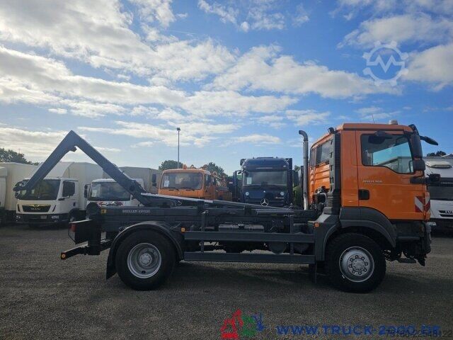 Special purpose truck MAN TGM 15.250 4x4 Winterdienst Streuer & Schild