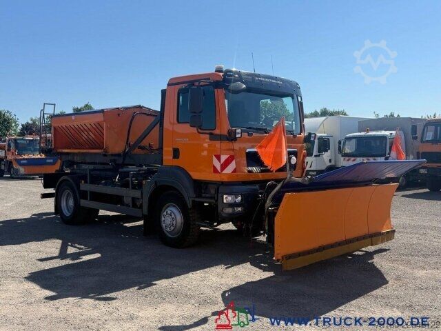 Special purpose truck MAN TGM 15.250 4x4 Winterdienst Streuer & Schild