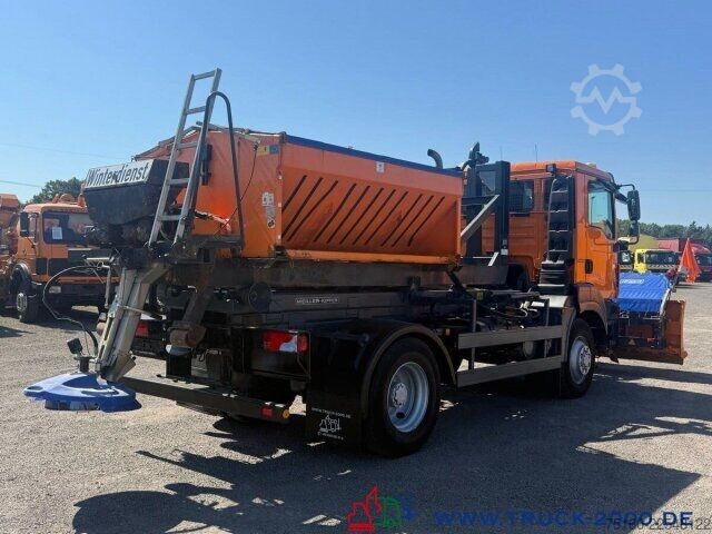 Special purpose truck MAN TGM 15.250 4x4 Winterdienst Streuer & Schild