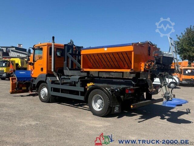 Special purpose truck MAN TGM 15.250 4x4 Winterdienst Streuer & Schild