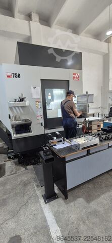 Vertikales Bearbeitungszentrum HAAS UMC-750