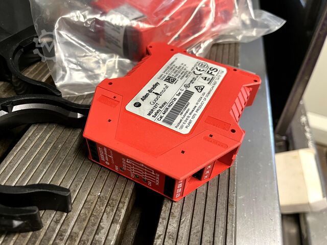 Vertical machining center BRIDGEPORT VMC 1000 22 Digital