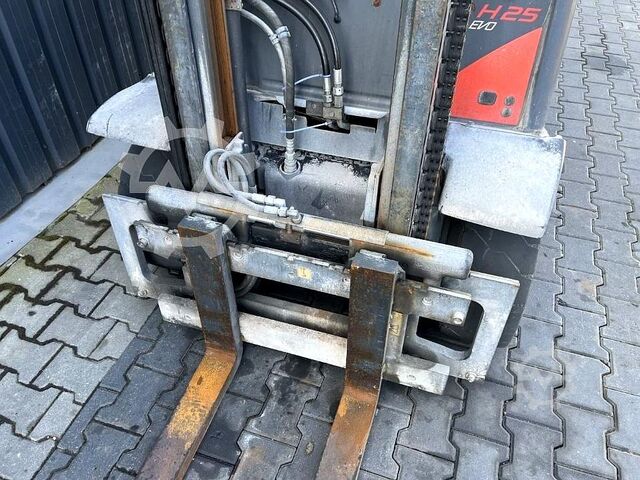 Treibgasstapler Linde H 25 T-02