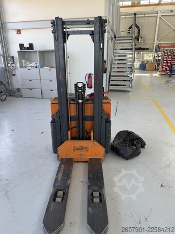 Forklift STILL 
