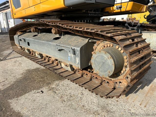 Chain excavator LIEBHERR R922 LC / MultiUser / Böschungsbagger
