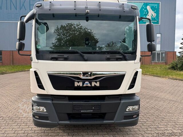 Refrigerated truck MAN TGM 18.290 Tiefkühlkoffer +LBW*Thermoking*
