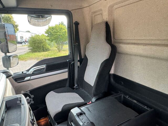 Refrigerated truck MAN TGM 18.290 Tiefkühlkoffer +LBW*Thermoking*