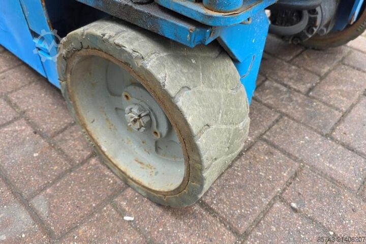 Scissor lift Genie GS1932 Electric, Working Height 7.8 m, 227kg Capac