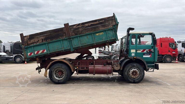 3-way tipper Renault G 300 Manager (LAMES / STEEL SUSP. / GRAND PONT...
