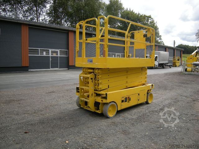 Arbeitsbühne GENIE GS 3246 Scherenarbeitsbühne 11,9 m