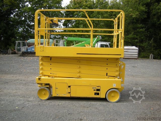 Arbeitsbühne GENIE GS 3246 Scherenarbeitsbühne 11,9 m