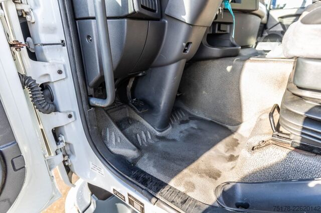Box body RENAULT PREMIUM 340 DXI // HAYON DHOLLANDIA
