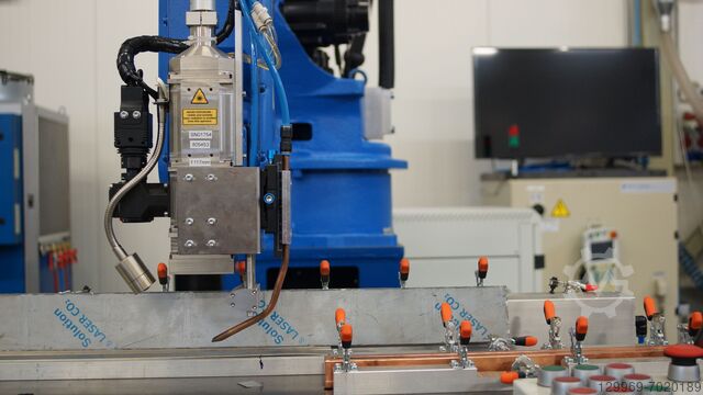LaserschweiĂroboter-System YASKAWA/ MOTOMAN HP20D/ LASERLINE LDM 12 LASER WELDING