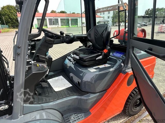 Frontstapler TOYOTA 02-8FGJF35 / 3.500 kg / Triplex