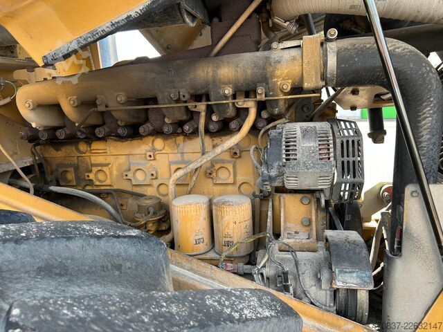 Walzenzug CATERPILLAR CS - 563 E / Walzenzug / 6 Zylinder / Planiersch