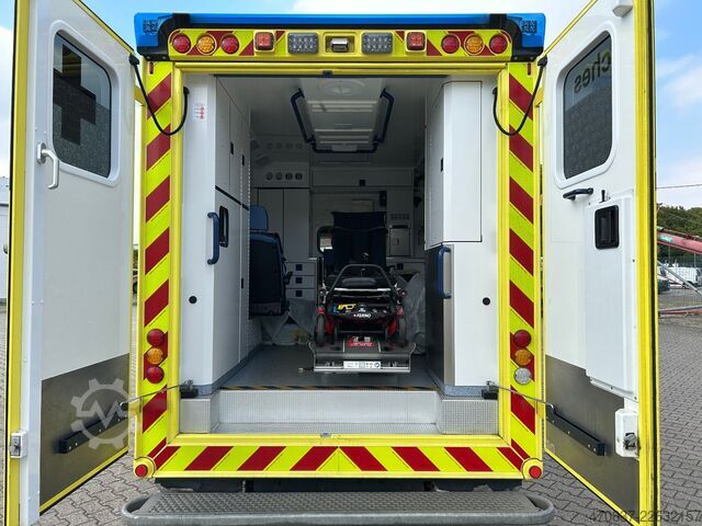 Feuerwehrfahrzeug MAN TGE 5.180 / WAS Trage / Liege