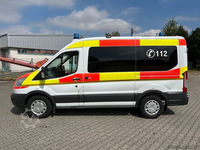 Feuerwehrfahrzeug FORD Transit / RTW / Trage Liege