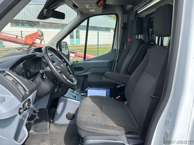 Feuerwehrfahrzeug FORD Transit / RTW / Trage Liege