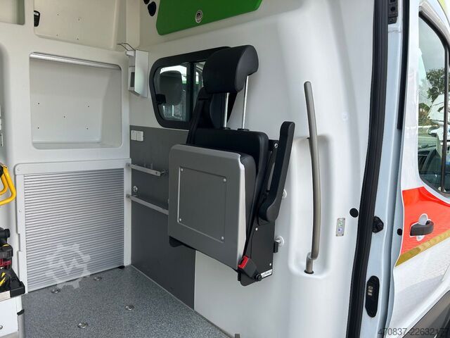 Feuerwehrfahrzeug FORD Transit / RTW / Trage Liege