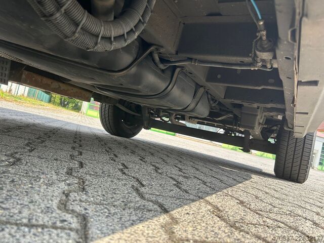 Feuerwehrfahrzeug FORD Transit / RTW / Trage Liege