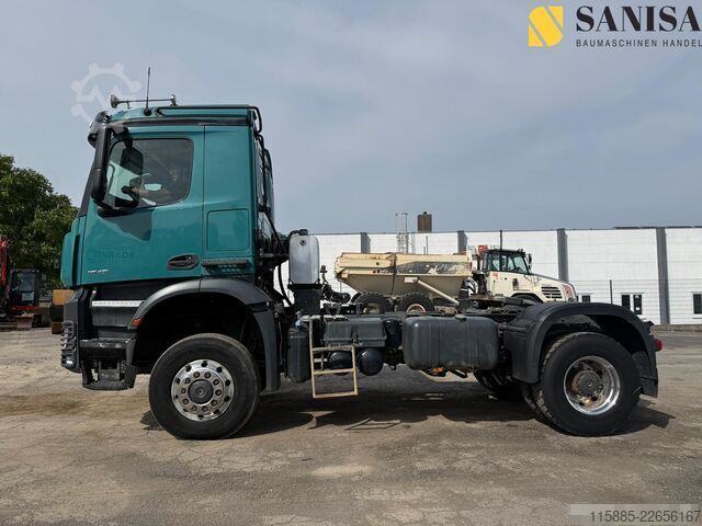 Standard SZM Mercedes-Benz Arocs 1845/4x4/Kipphydraulik