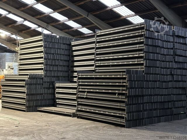 Crossbeam / 3,300mm / INP: 80x42 mm / 5HK SSI Schäfer PR600 Palettenregaltraverse