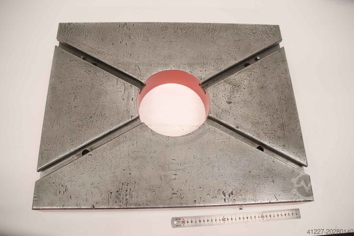 Clamping plate with T-slot unbekannt 630/500/H75 mm