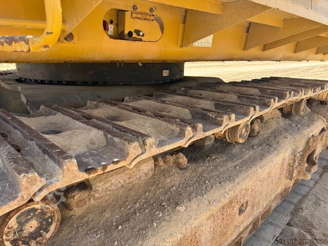 Crawler excavator CAT 395 (Saudi Arabia)