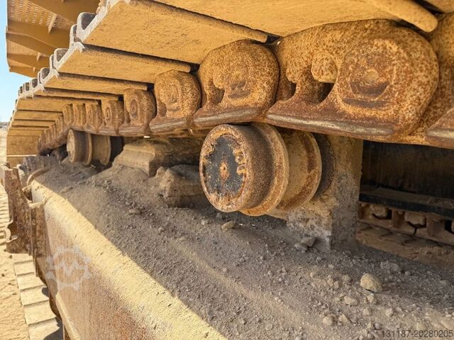 Crawler excavator CAT 395 (Saudi Arabia)