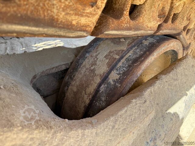 Crawler excavator CAT 395 (Saudi Arabia)