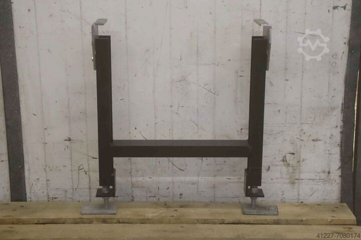 Support bracket for conveyor belt unbekannt 665/150/H650 mm